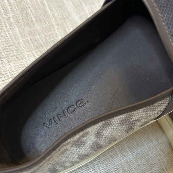 VINCE WOMENS BLAIR 5 LEATHER SNAKE PRINT SLIP ON SNEAKERS SZ 8.5 FITS 9 - Picture 4 of 7